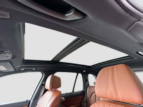 Used 2024 BMW X5 M60i image 23