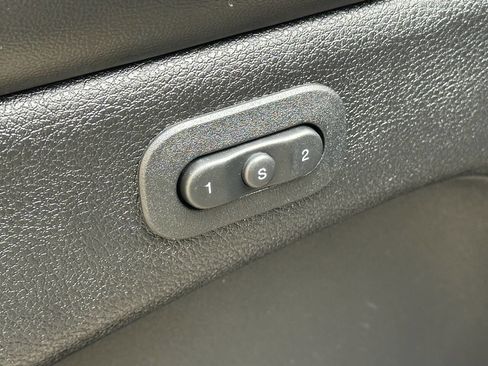 Used 2016 Dodge Durango Limited w/ Nav & Power Liftgate Group image 22