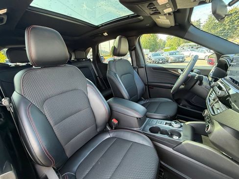Used 2025 Ford Escape ST-Line Select AWD/4WD image 18