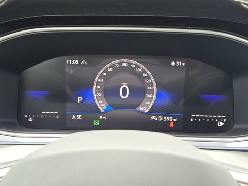 New 2026 Volkswagen Taos SE image 13