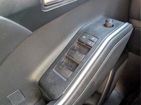 Used 2021 Toyota Highlander XLE image 42