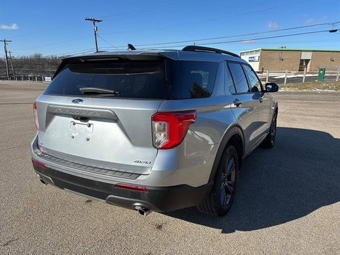 Certified 2024 Ford Explorer XLT w/ Equipment Group 202A image 4