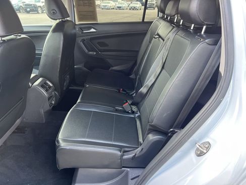 Used 2018 Volkswagen Tiguan SE image 19