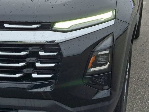 Used 2025 Chevrolet Equinox LT AWD/4WD image 9