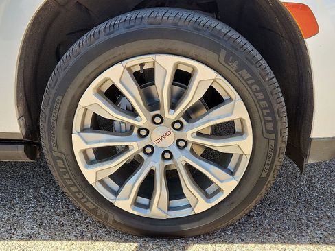 Used 2023 GMC Yukon Denali AWD/4WD image 7