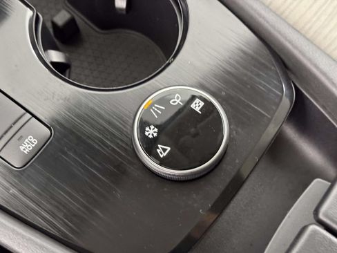 Used 2023 Nissan Rogue SV AWD/4WD image 30