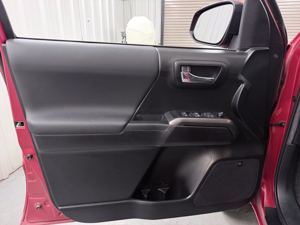 Used 2022 Toyota Tacoma TRD Sport w/ TRD Premium Sport Package AWD/4WD image 12