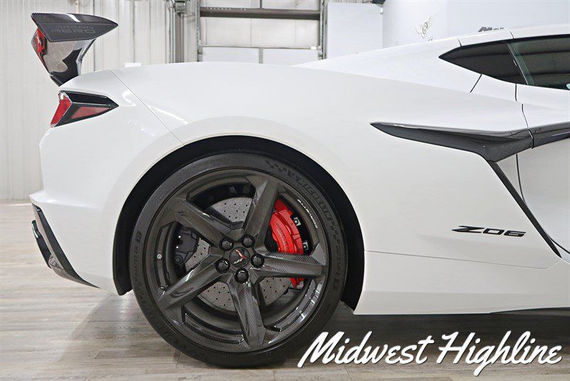 Used 2024 Chevrolet Corvette Z06 w/ Z07 Performance Package RWD image 23