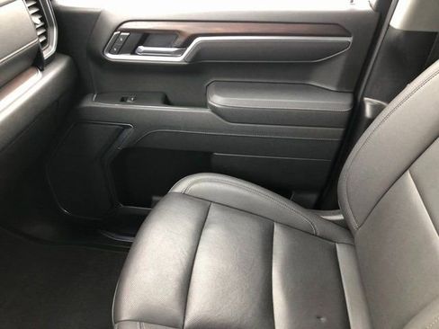 Used 2025 GMC Sierra 1500 SLT image 12