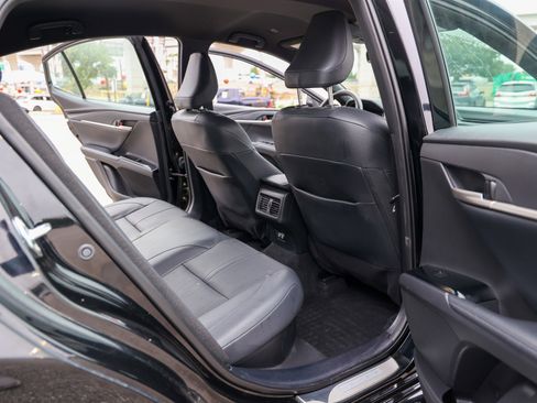 Used 2025 Toyota Camry XSE FWD image 40