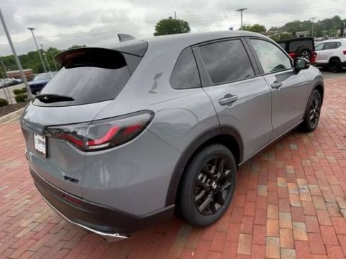 Certified 2025 Honda HR-V Sport image 9