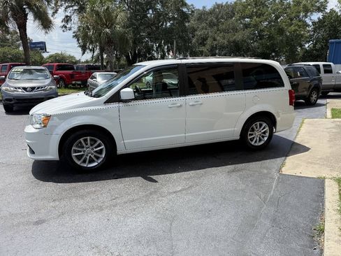 Used 2019 Dodge Grand Caravan SXT FWD image 4