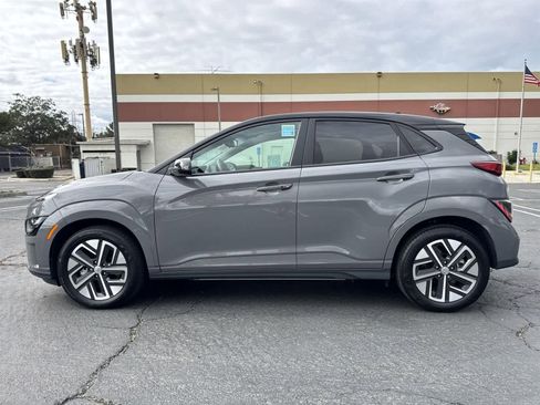 Used 2023 Hyundai Kona SE w/ Cargo Package image 4