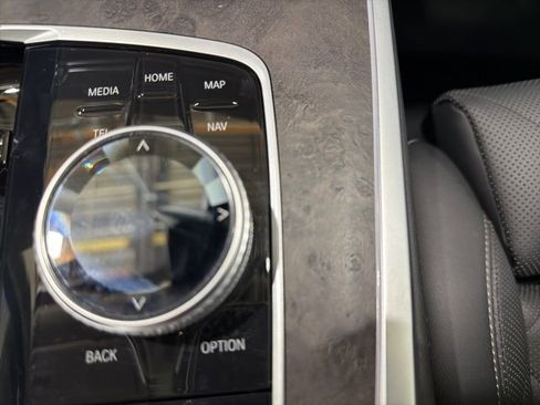 Used 2024 BMW X7 xDrive40i image 43
