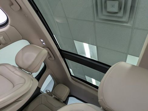 Used 2020 Lincoln Corsair Reserve w/ Equipment Group 201A image 21