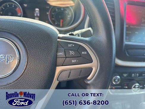 Used 2016 Jeep Cherokee Limited w/ Luxury Group image 24