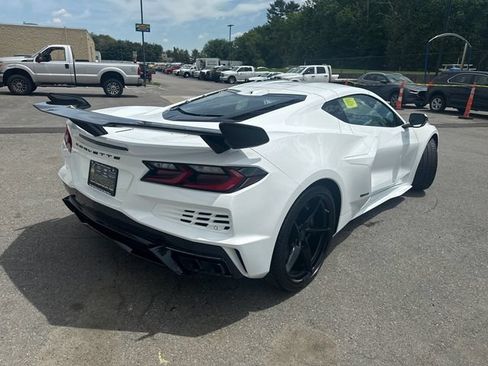 New 2026 Chevrolet Corvette E-Ray w/ ZER Performance Package AWD/4WD image 10