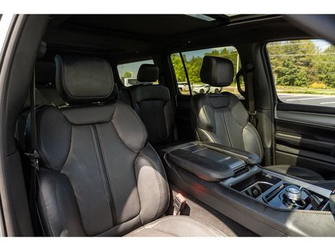 Used 2023 Jeep Wagoneer Series II AWD/4WD image 21