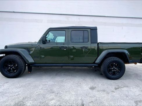 Used 2022 Jeep Gladiator Sport AWD/4WD image 4