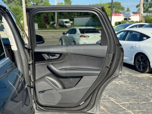 Used 2019 Audi Q7 3.0T Prestige AWD/4WD image 41