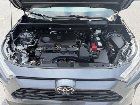 Used 2022 Toyota RAV4 XLE AWD/4WD image 23