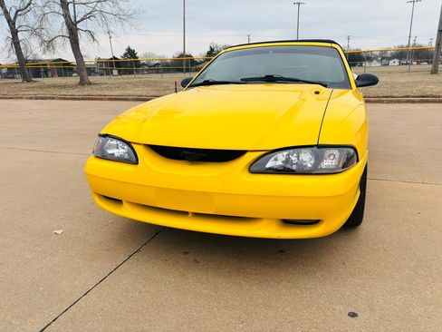 Used 1995 Ford Mustang GT RWD image 4