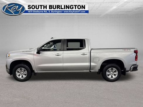 Used 2022 Chevrolet Silverado 1500 LT AWD/4WD image 3