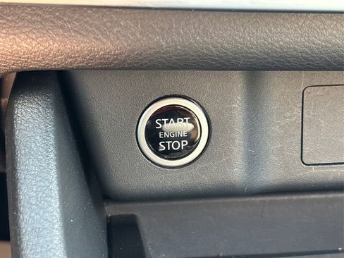 Certified 2023 Nissan Rogue SV image 31