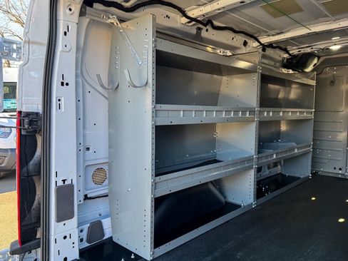 Used 2024 Ford E-Transit Low Roof image 22