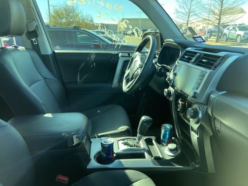 Used 2022 Toyota 4Runner SR5 Premium image 6