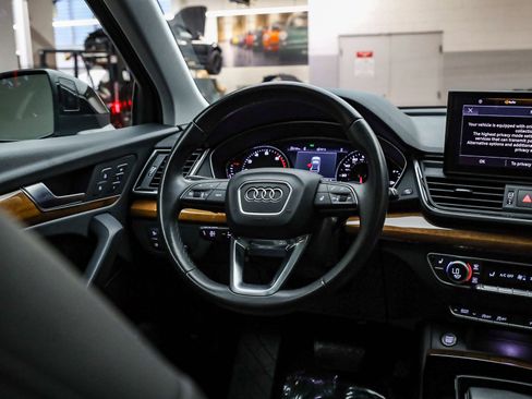 Used 2023 Audi Q5 2.0T Premium image 16