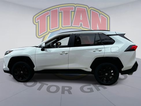 Used 2024 Toyota RAV4 SE w/ Convenience Package AWD/4WD image 2