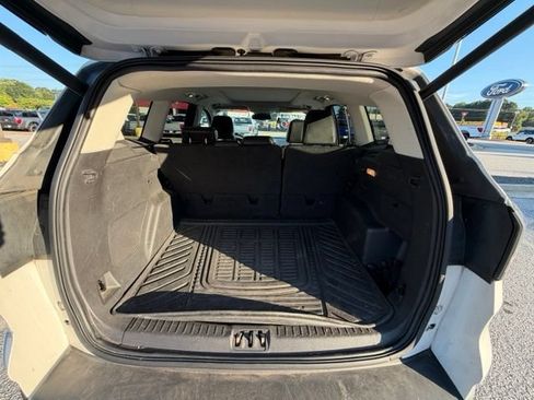 Used 2017 Ford Escape Titanium AWD/4WD image 19
