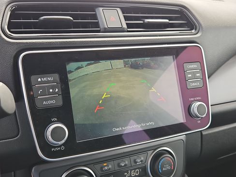 Used 2025 Nissan Leaf S image 22