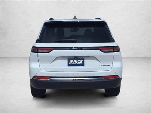 Used 2023 Jeep Grand Cherokee Laredo RWD image 6