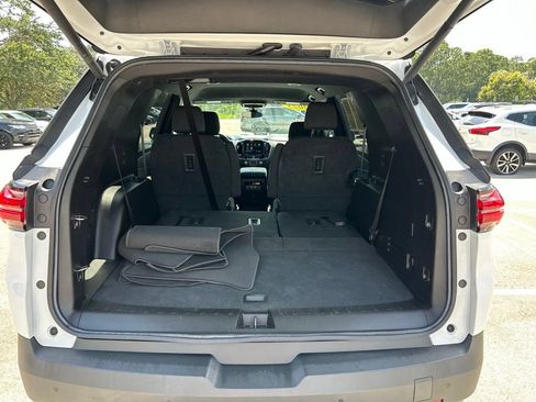 Used 2023 Chevrolet Traverse LT FWD image 50
