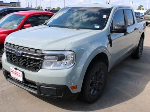 Used 2023 Ford Maverick XLT FWD image 3