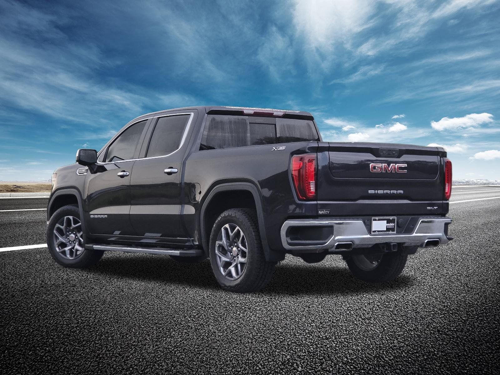 Used 2023 GMC Sierra 1500 SLT AWD/4WD image 18