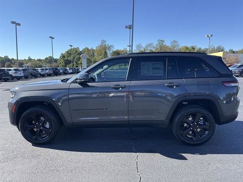 New 2025 Jeep Grand Cherokee Limited image 8