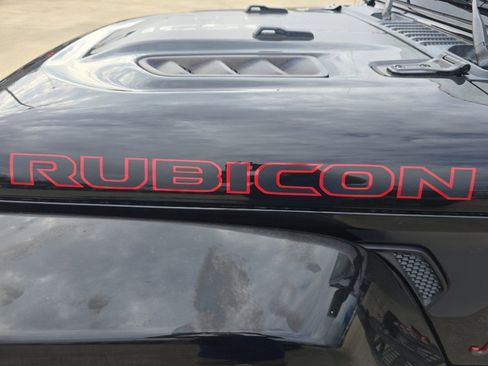 Used 2023 Jeep Gladiator Rubicon AWD/4WD image 19