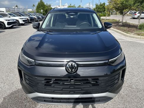 Certified 2025 Volkswagen Tiguan S w/ 18" Wheel Package FWD image 9