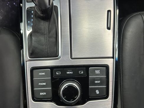 Used 2015 Hyundai Equus Signature RWD image 21