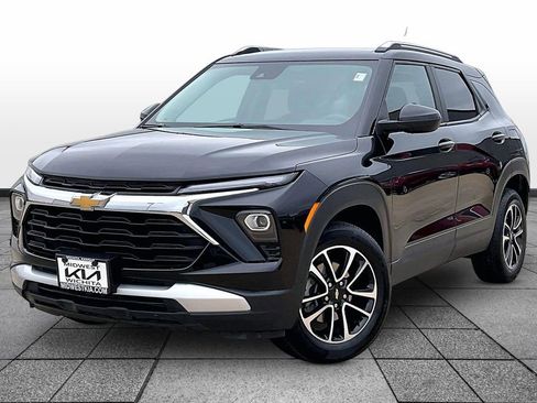 Used 2025 Chevrolet TrailBlazer LT AWD/4WD image 1