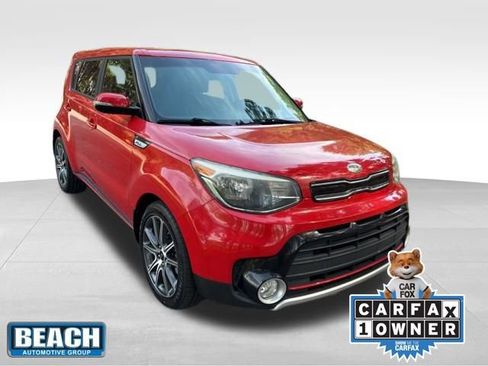 Used 2018 Kia Soul ! FWD image 1