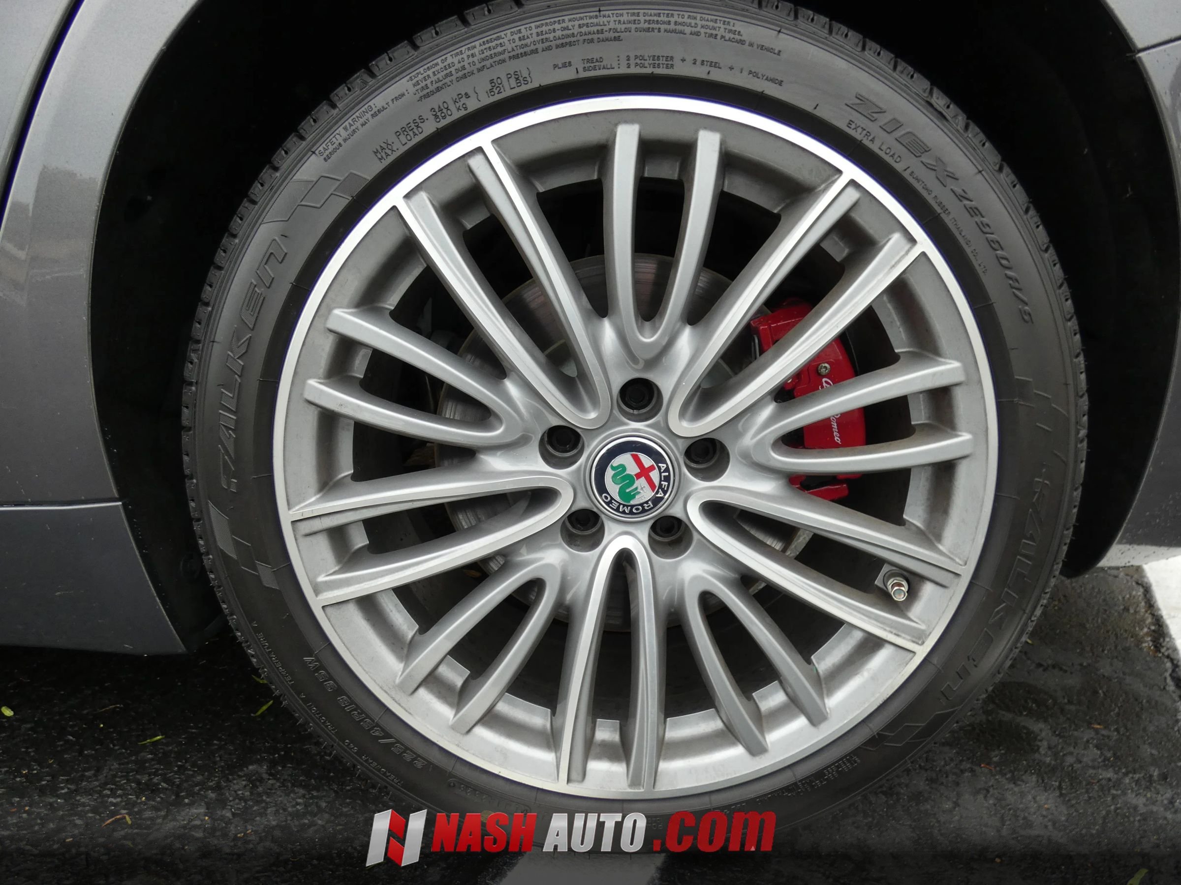 Used 2018 Alfa Romeo Giulia Ti w/ Quick Order Package 22X Lusso AWD/4WD image 19