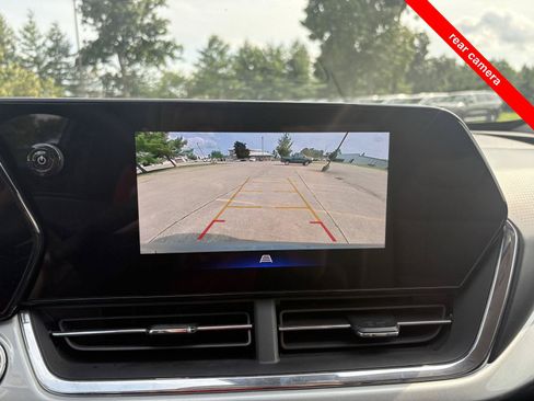 Used 2025 Chevrolet Trax LT FWD image 5