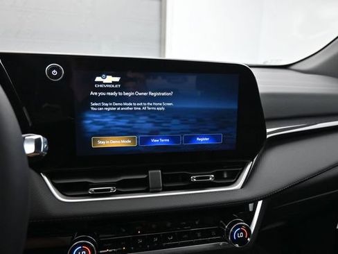 New 2027 Chevrolet Equinox LT w/ Convenience Package II FWD image 17