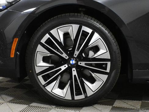 Used 2026 BMW 530i xDrive w/ Premium Package image 12