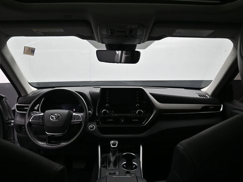 Certified 2021 Toyota Highlander XLE image 27