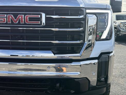 New 2026 GMC Sierra 2500 SLT w/ SLT Premium Package image 9